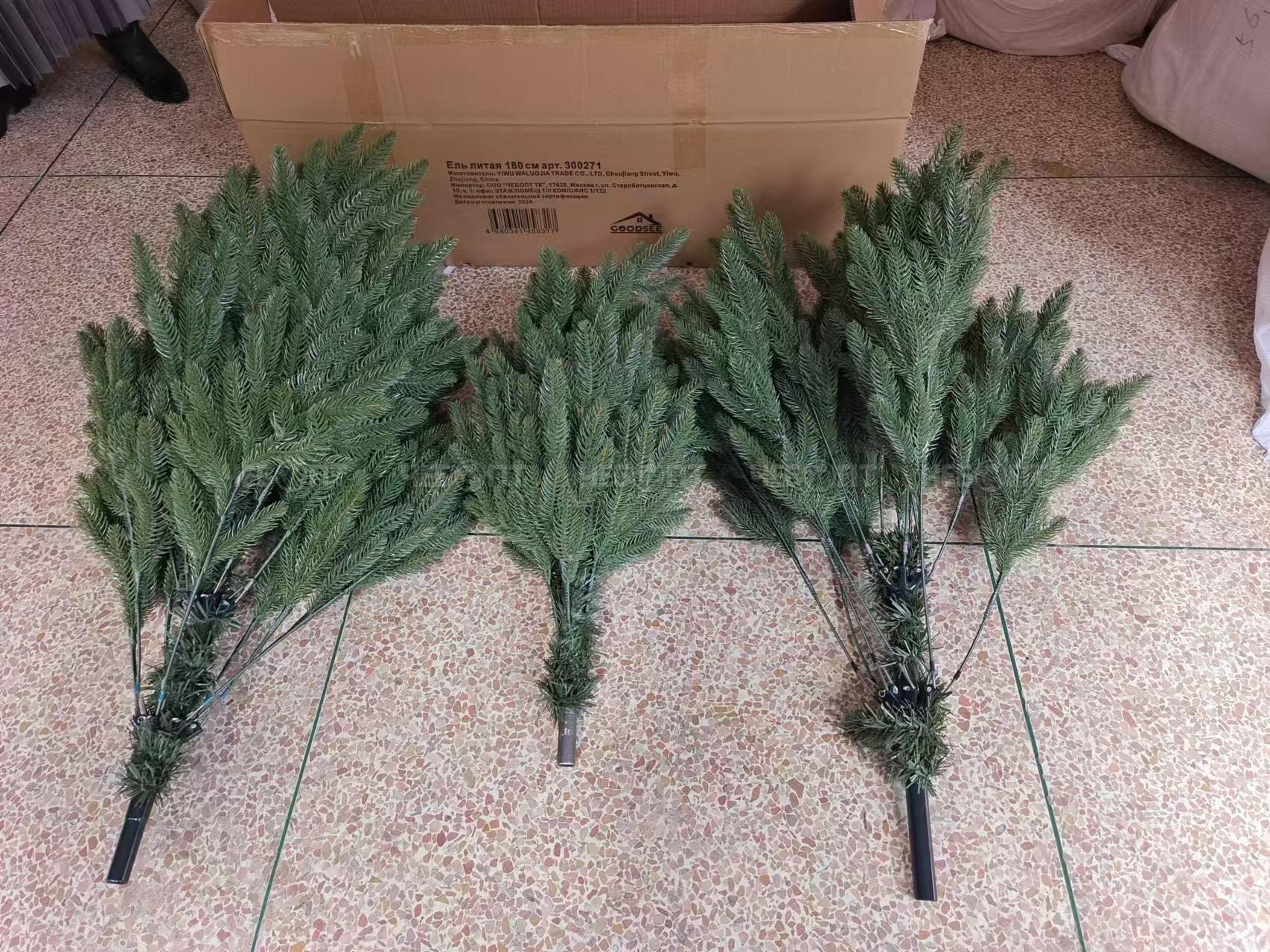 Елка (Ель) новогодняя искусственная ПРЕМИУМ литая h - 180 см, 719 веток ПЕ, арт. 300271 $ [1] GOODSEE. ЧЕБОПТ.
