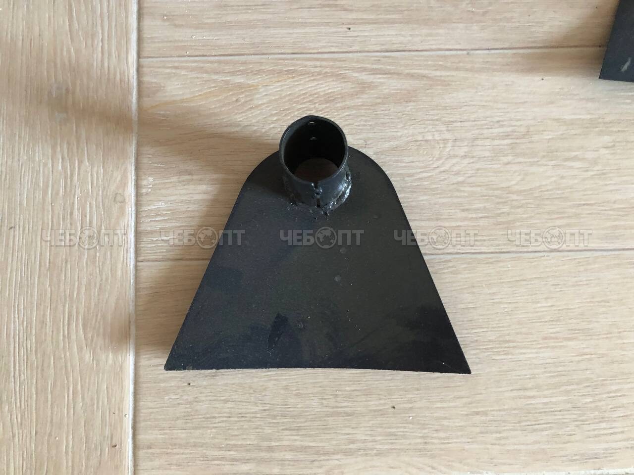 Мотыга остроугольная  МО-5 140*160 мм с металлическим черенком и ручкой Павлово [10]. ЧЕБОПТ.